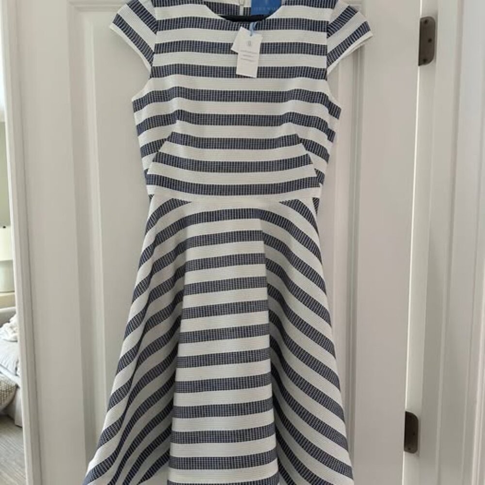 Alice Walk Crewneck Circle Dress - Textured Jacquard